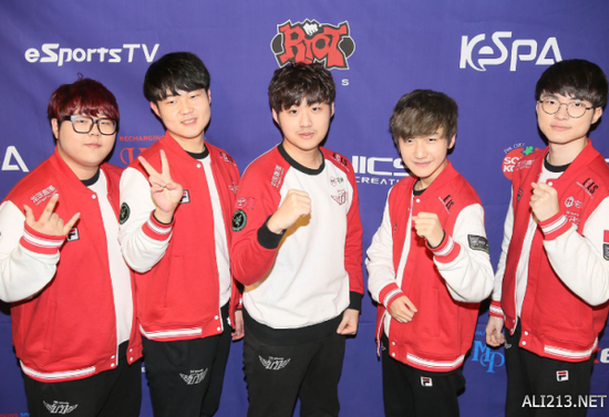 lck最新消息skt,LCK最新消息SKT，小巷深处的电竞之魂与独特风味小店