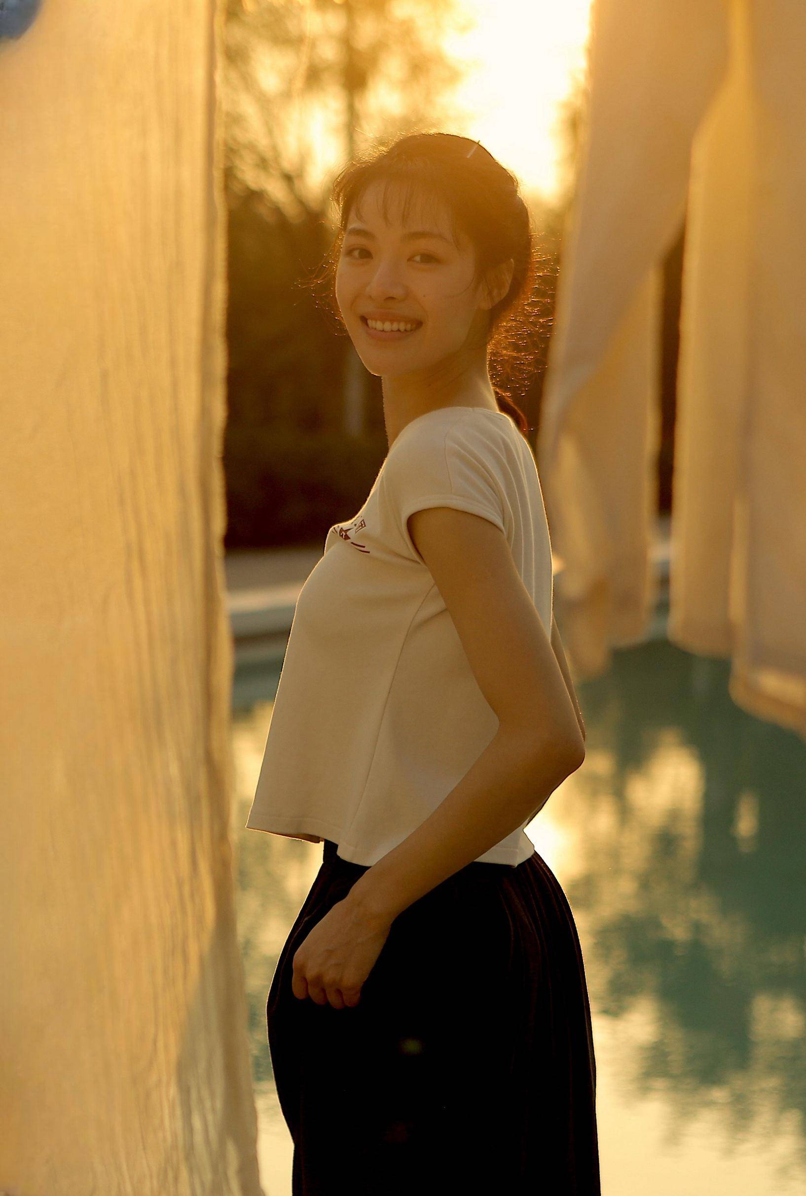 芳华演员,芳华演员，如何完成角色塑造的详细步骤指南