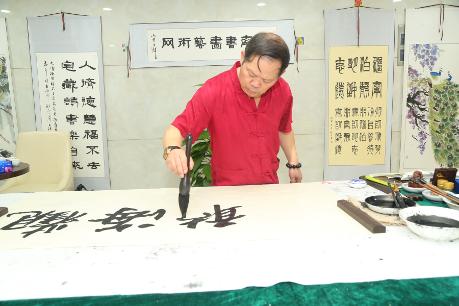 邱诗培书法家价格,邱诗培书法家价格，时代背景下的墨香价值