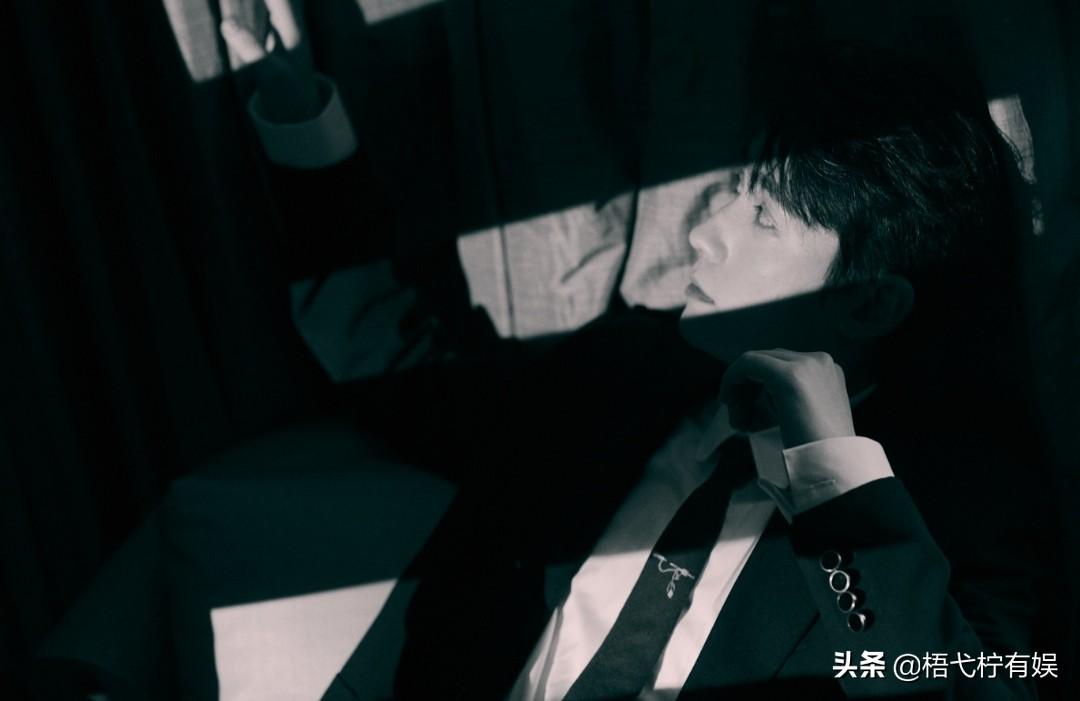 演员一鸣,演员一鸣，星光璀璨，演技卓越