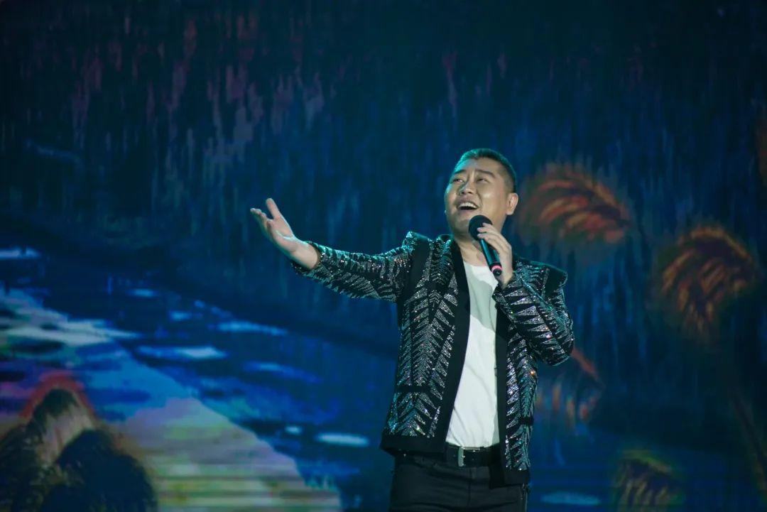 演员刘桐,演员刘桐，从舞台到荧屏，变化中的自信与成就之旅